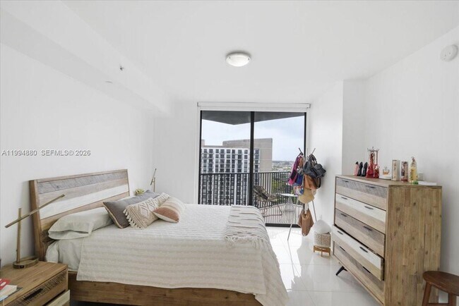 Building Photo - 5300 Paseo Blvd