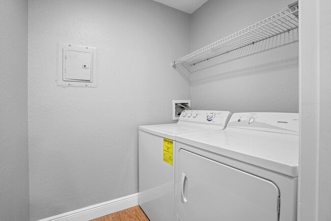 Building Photo - 8516 Island Breeze Ln
