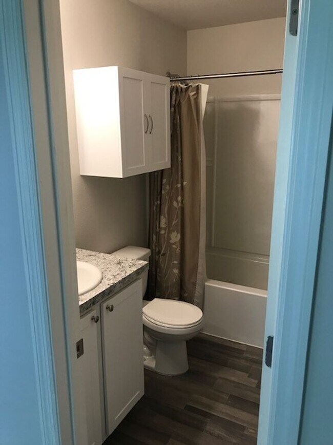 Building Photo - Cute Home Ready for Family