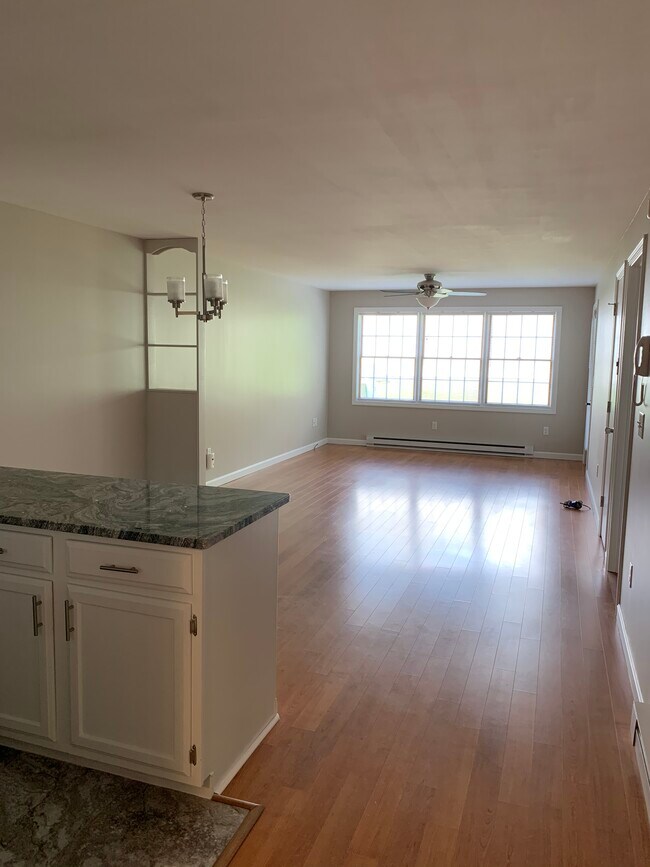 Building Photo - 75 Halifax St