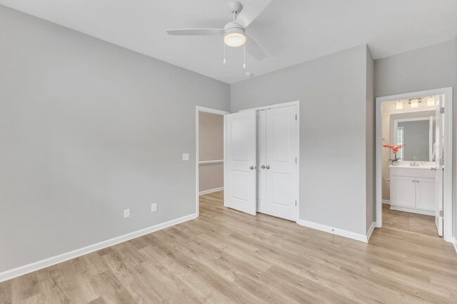 Building Photo - 3/3.5 NC State Townhome Near Centennial Campus