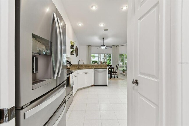 Building Photo - 4327 Murfield Dr E