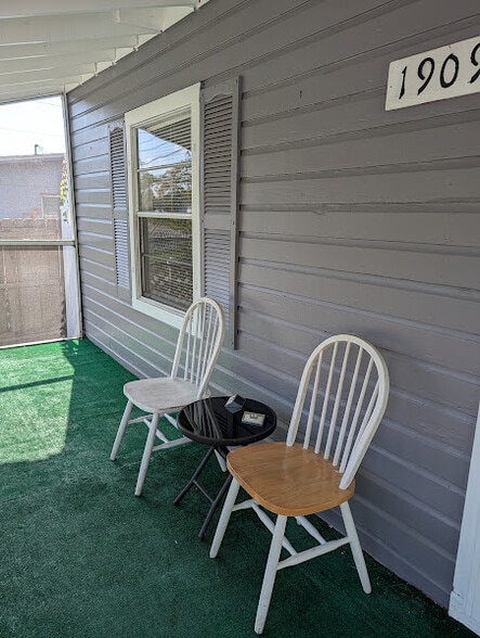 Building Photo - 1909 E 99th Ave