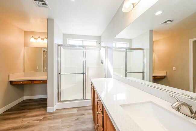 Building Photo - 8717 S Evan Lilas St