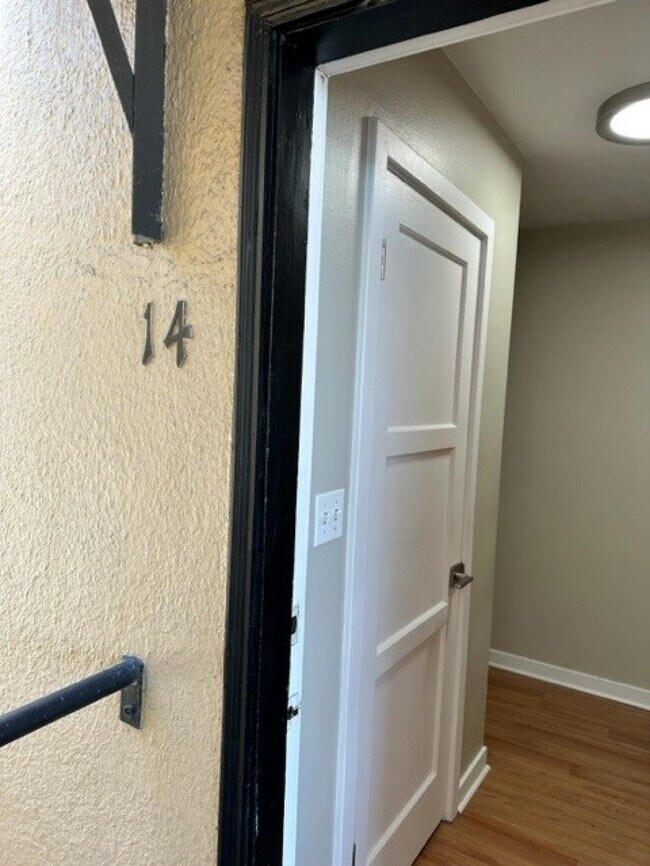 Building Photo - Diamond Marina Apartments - 1 bedroom