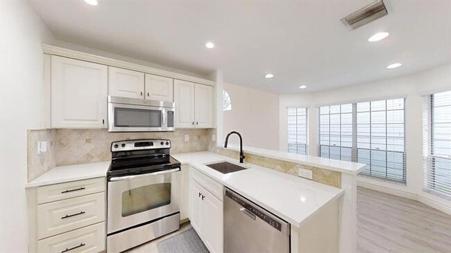 Building Photo - 5120 Coronado Ridge