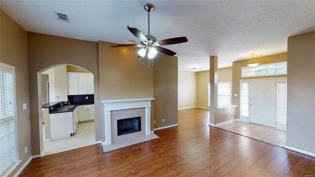 Building Photo - 615 Castle Brook Dr