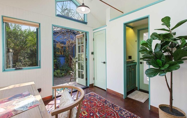 Building Photo - 448 60th St