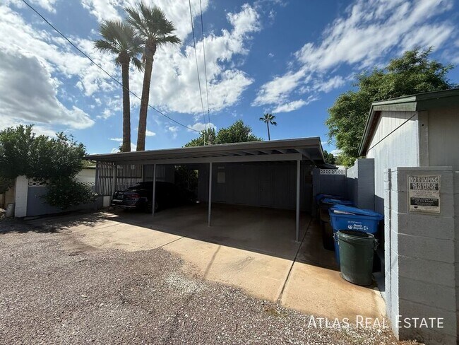 Building Photo - 6221 N 13th Pl