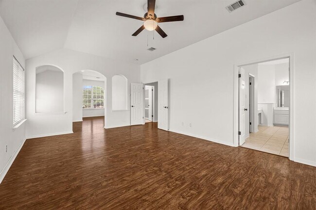 Building Photo - 11905 Lake Stone Dr