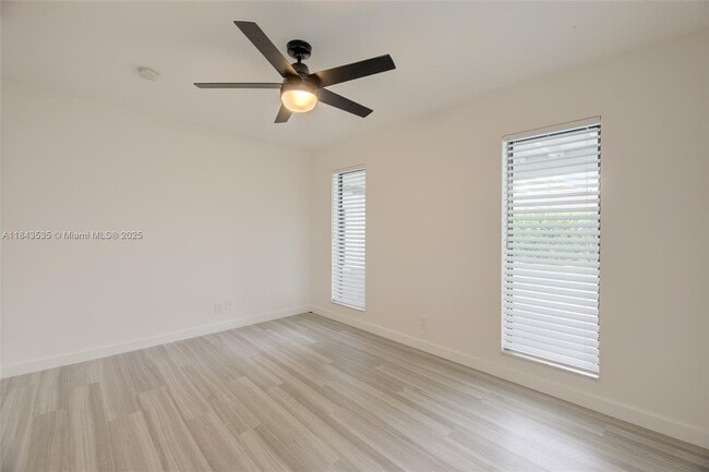 Building Photo - 21553 Chipmunk Ln