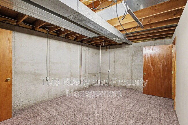 Building Photo - 16104 W 124th Cir