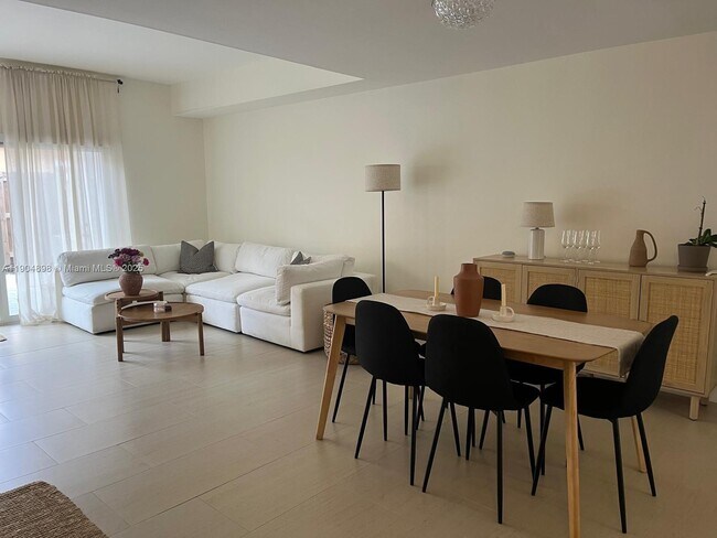 Building Photo - 14305 SW 57th Ln