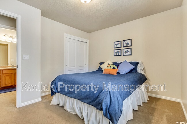 Building Photo - 548 Walton Dr