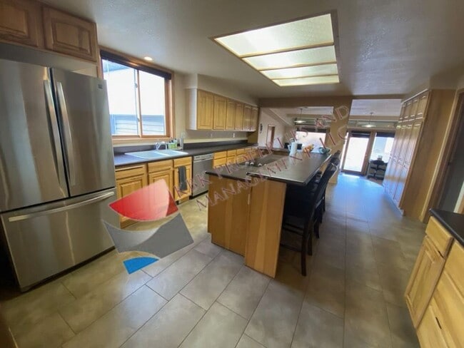 Building Photo - 3 Bedroom/1 bath House