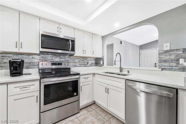 Building Photo - 511 Bass Dr