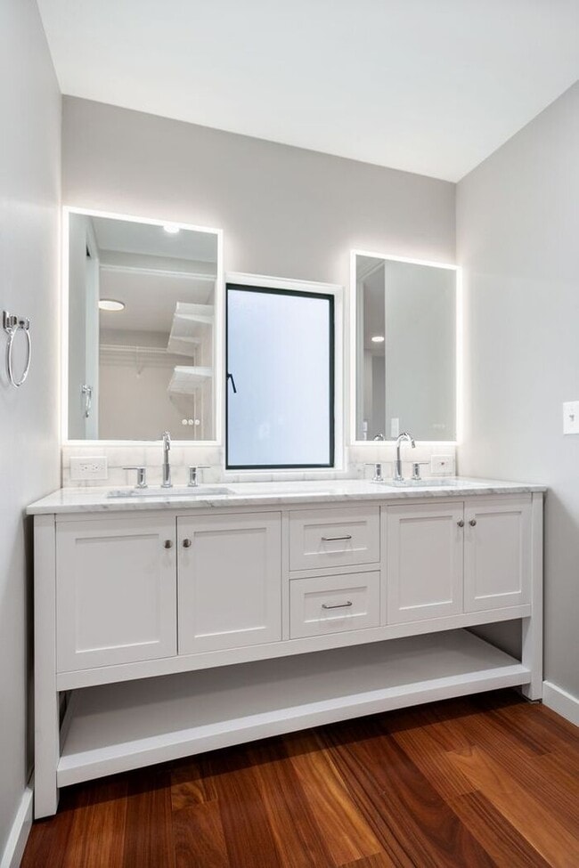 Building Photo - Stunning ALKI WATERFRONT Condo Overlooking Majestic Puget Sound!