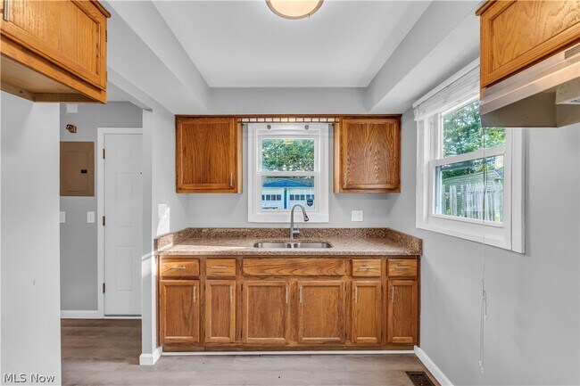 Building Photo - 3705 Wetzel Ave