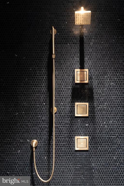 Building Photo - 815 S 20th St