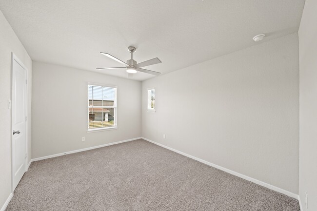 Building Photo - 839 Oakland Dr