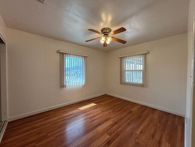 Building Photo - Glenoaks, 625-633 1/2