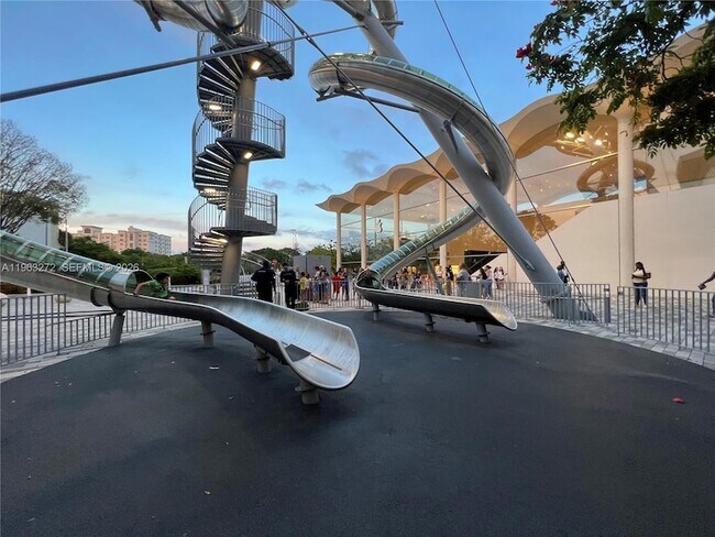 Building Photo - 20505 E Country Club Dr