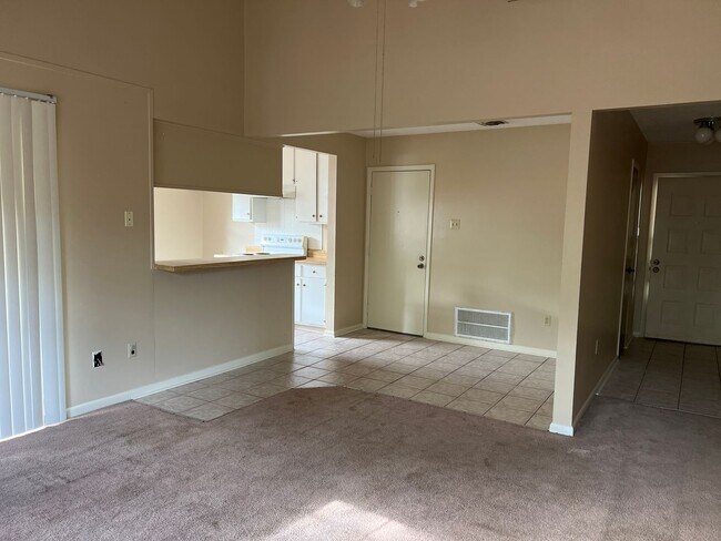 Building Photo - 2114 Melon St