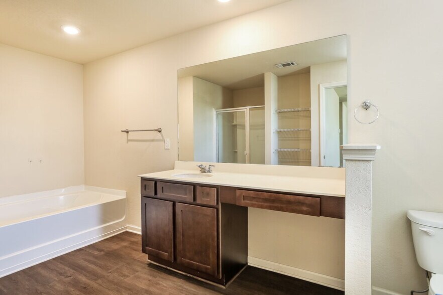 Building Photo - 3343 Clawing Hawk Way