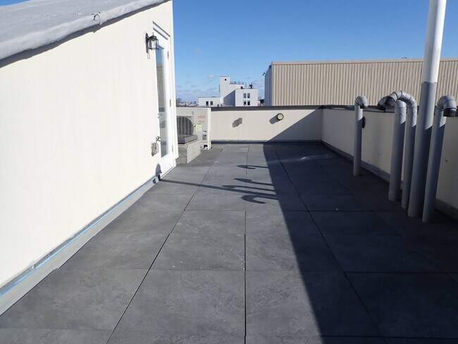 Building Photo - 1511 Pacific St