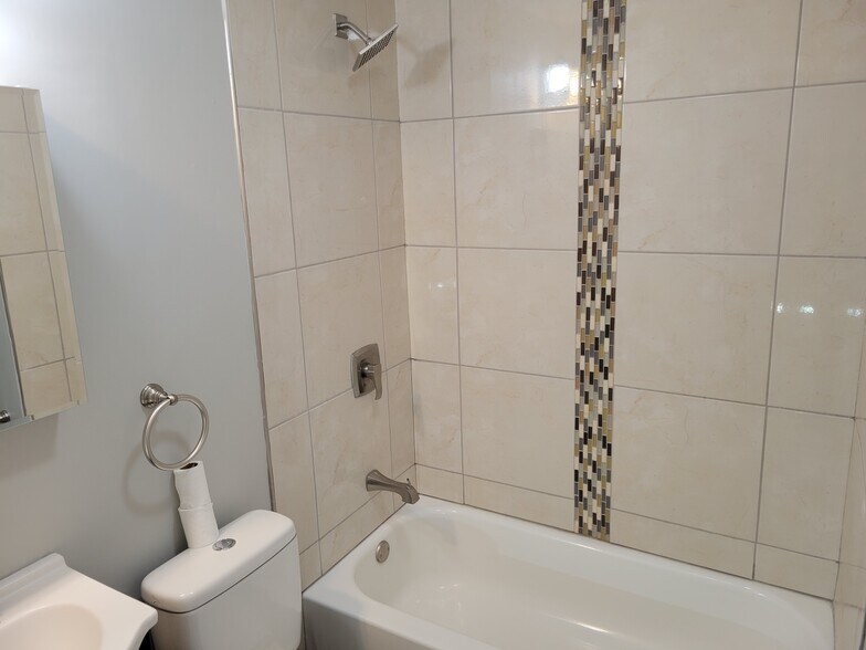 Building Photo - 5222 N 20th St