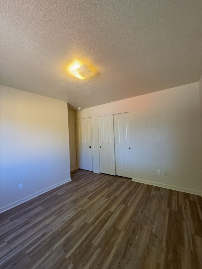 Building Photo - 155 Derek Dr