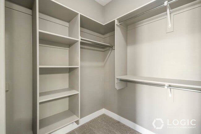 Building Photo - Stunning Row End Townhome In Prime Location!