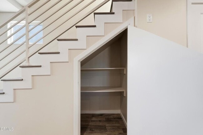 Building Photo - 6721 1/2 Vineland Avenue Unit