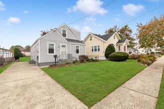 Building Photo - 98 Ethel St