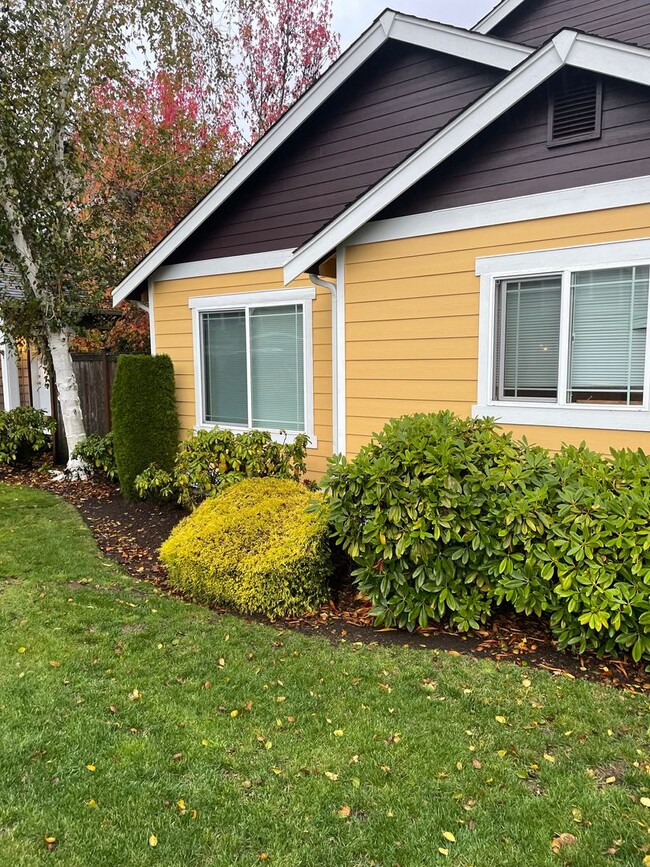 Building Photo - Beautiful Home in Olympia