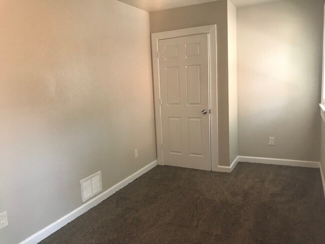 Building Photo - 3123-23A N 37th St