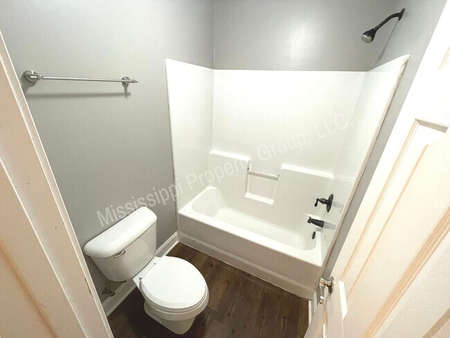 Building Photo - 3BR/2.5BA Home For Rent