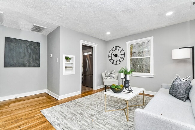 Building Photo - 624 Effingham Dr