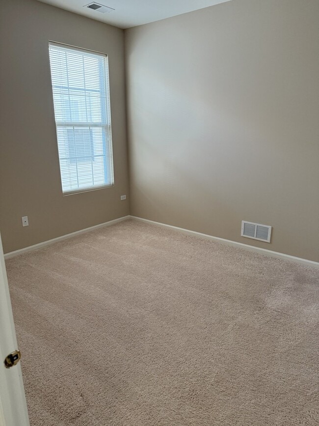 Building Photo - 13385 Rockton Trail