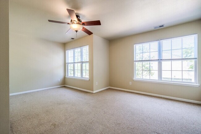 Building Photo - 3701 Bay Crescent