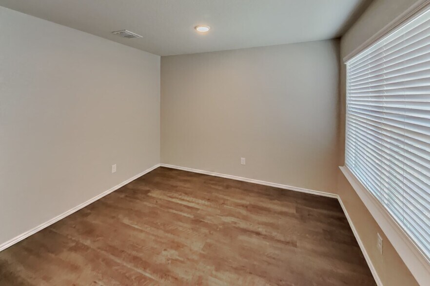 Building Photo - 3704 Colemans Run