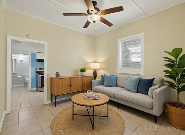 Building Photo - 964 W Lakewood Rd