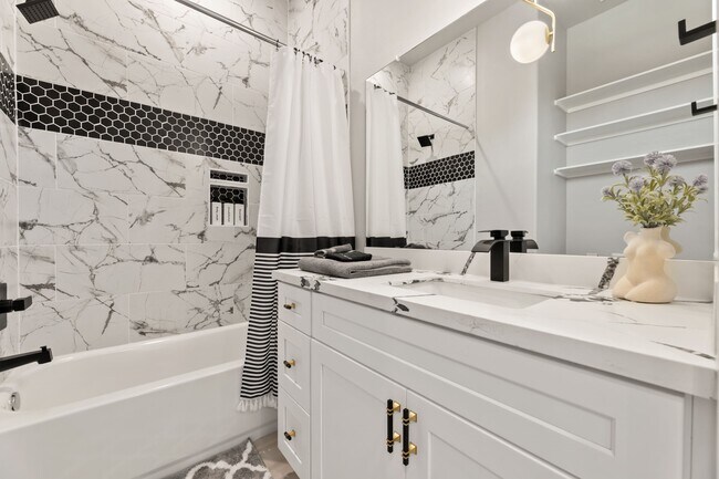 Building Photo - 8521 Brandon St