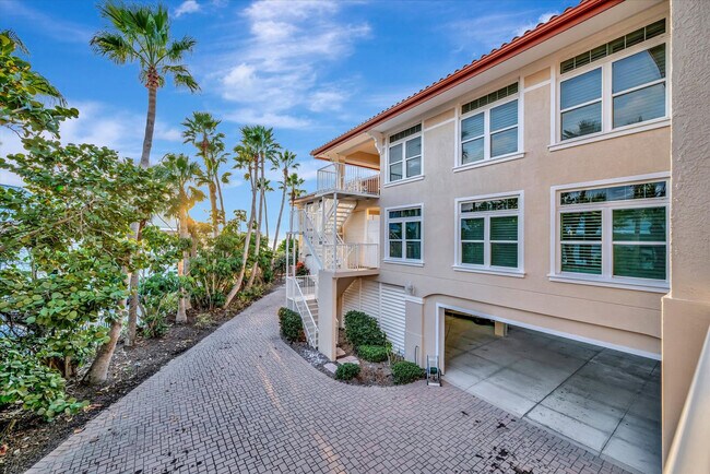 Building Photo - 6426 Gulf Dr