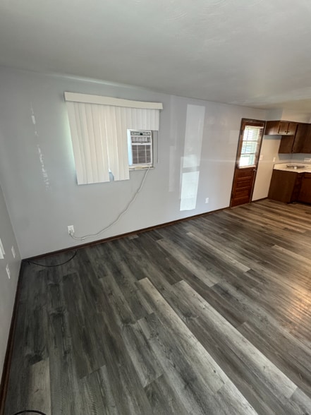 Building Photo - 507 E Staat St