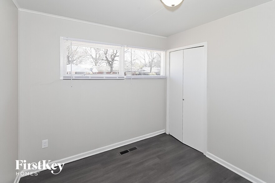 Building Photo - 415 McDermitt Rd