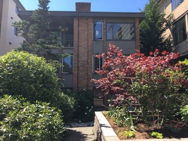 Building Photo - Madison Park