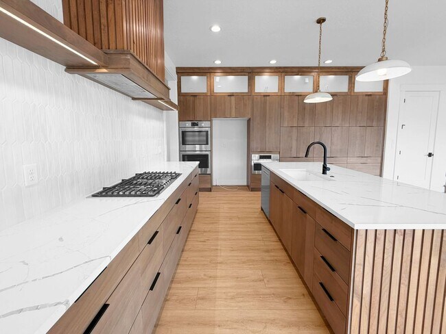 Building Photo - Pet-Friendly Luxury: New 4BD Construction with 2 Dedicated Offices in Eagle’s Centerra Community