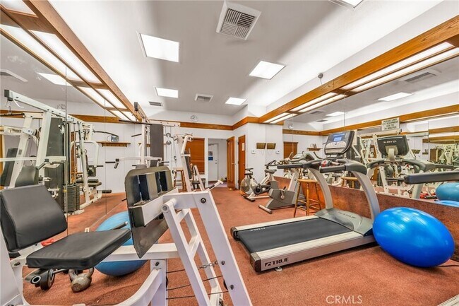 Building Photo - 2559 Plaza del Amo