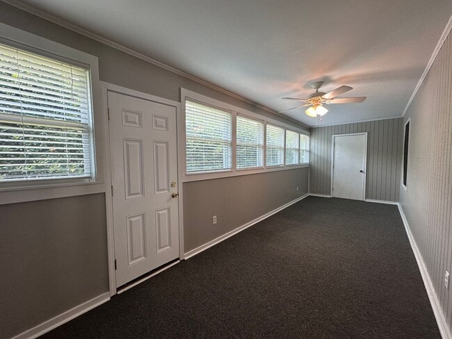 Building Photo - Whether you're downsizing or simply seekin...